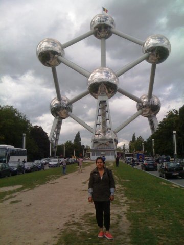 Belgica, Bruselas. El atomo. 007